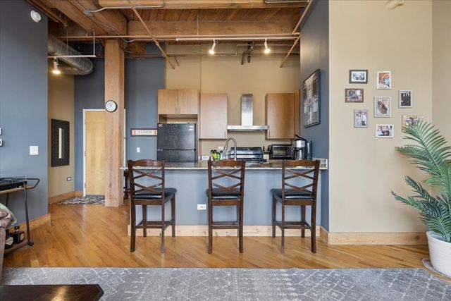 1040 W ADAMS Street 402, Chicago, IL 60607
