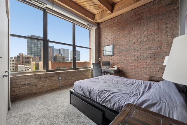 1040 W ADAMS Street 402, Chicago, IL 60607