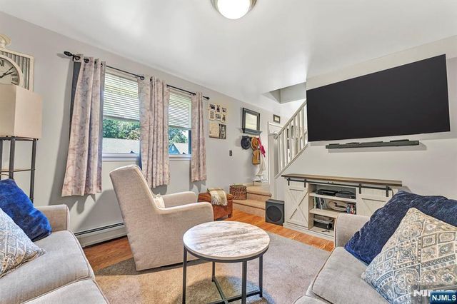 25 Ferndale Road, Wayne, NJ 07470