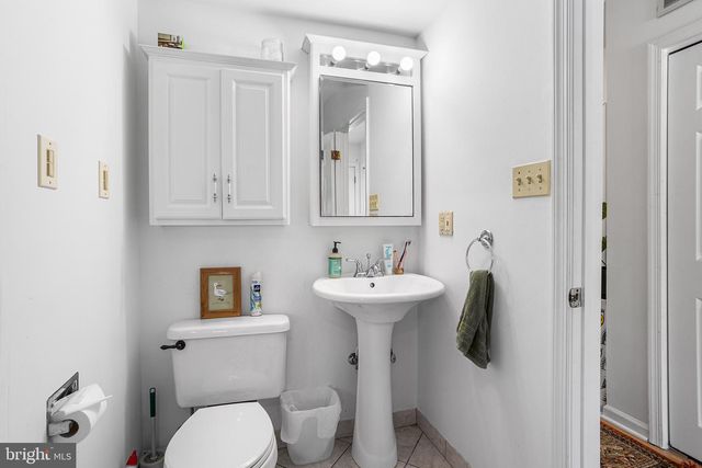212 WHITE HORSE, West Collingswood, NJ 08107