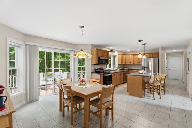 5 Alderwood Court, Hooksett, NH 03106