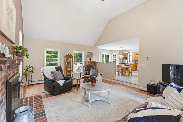 5 Alderwood Court, Hooksett, NH 03106