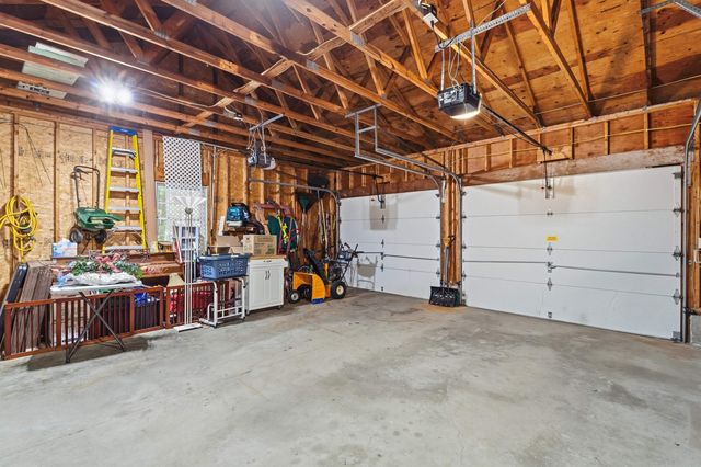 5 Alderwood Court, Hooksett, NH 03106