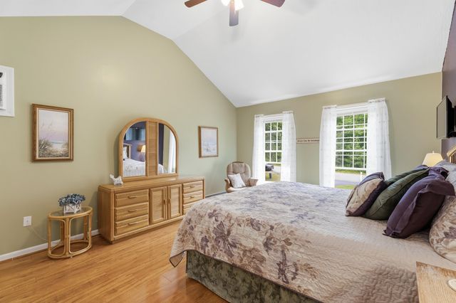 5 Alderwood Court, Hooksett, NH 03106