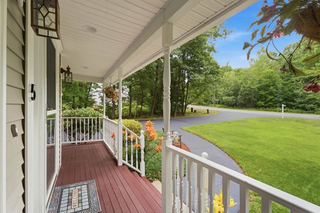 5 Alderwood Court, Hooksett, NH 03106