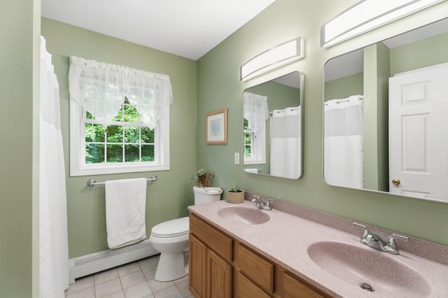 5 Alderwood Court, Hooksett, NH 03106