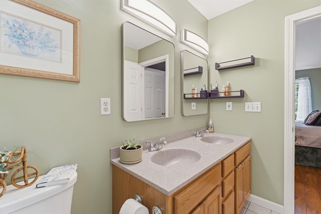 5 Alderwood Court, Hooksett, NH 03106