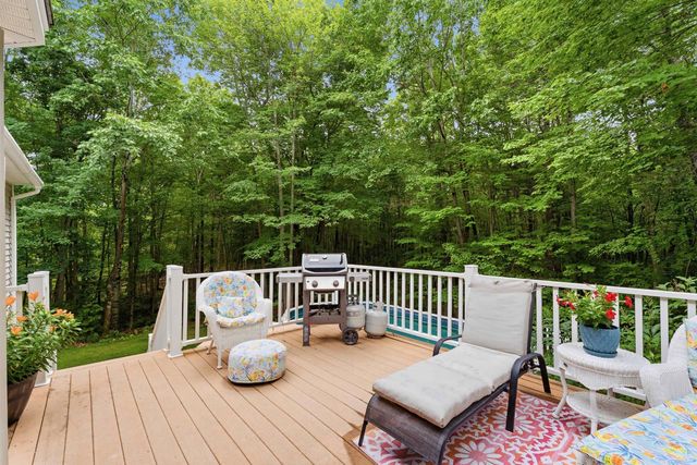 5 Alderwood Court, Hooksett, NH 03106