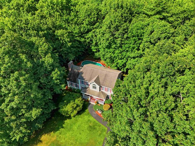 5 Alderwood Court, Hooksett, NH 03106