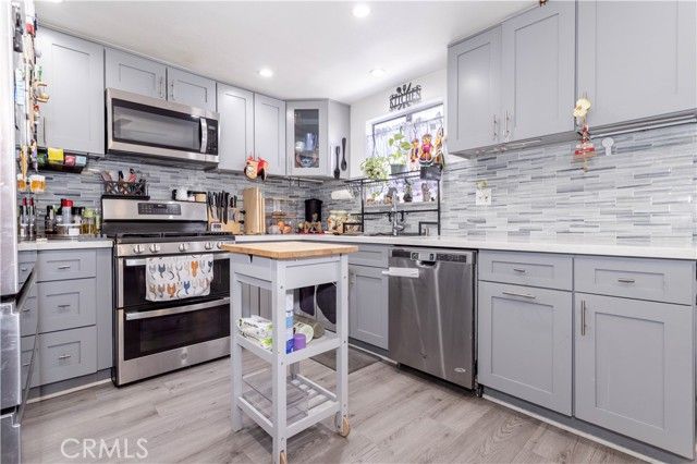 14325 Terra Bella, Panorama City (los Angeles), CA 91402