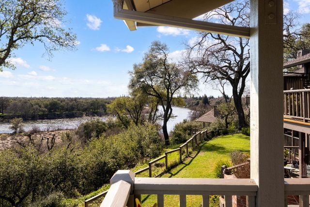 26 River Bluff Ln, Carmichael, CA 95608