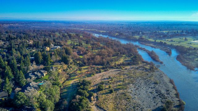 26 River Bluff Ln, Carmichael, CA 95608