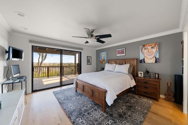 26 River Bluff Ln, Carmichael, CA 95608