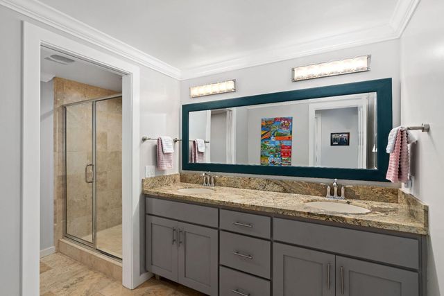 26 River Bluff Ln, Carmichael, CA 95608