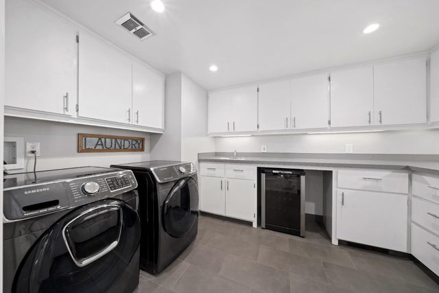 26 River Bluff Ln, Carmichael, CA 95608