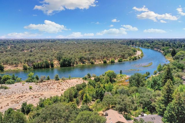 26 River Bluff Ln, Carmichael, CA 95608
