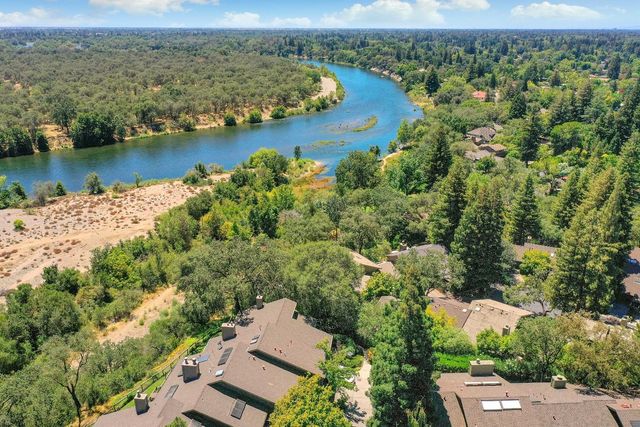 26 River Bluff Ln, Carmichael, CA 95608