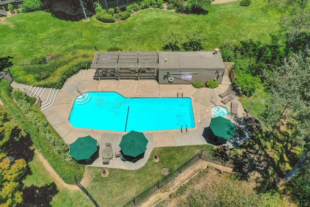 26 River Bluff Ln, Carmichael, CA 95608