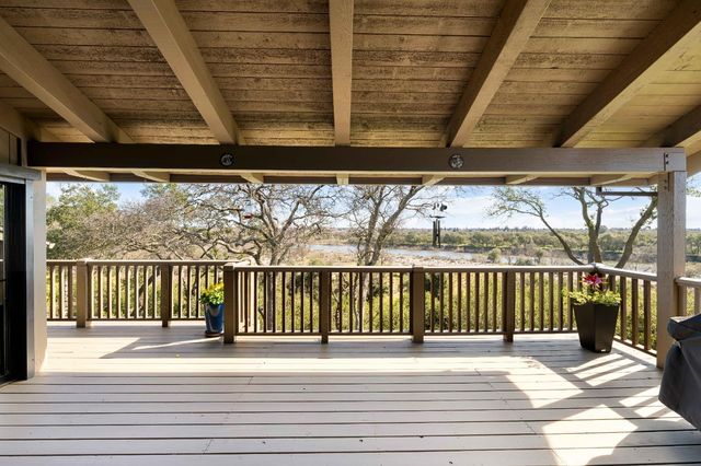 26 River Bluff Ln, Carmichael, CA 95608