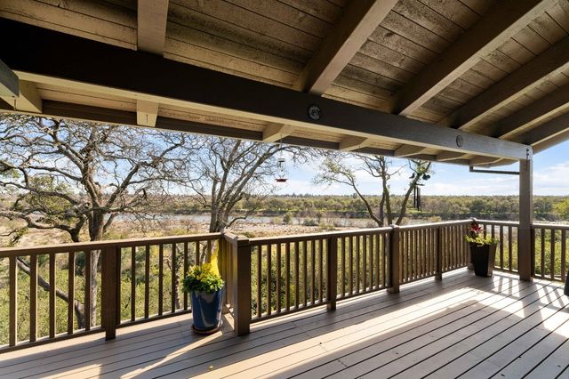 26 River Bluff Ln, Carmichael, CA 95608