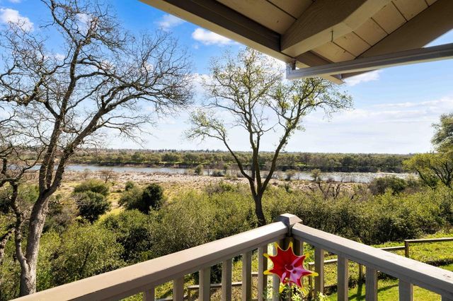 26 River Bluff Ln, Carmichael, CA 95608