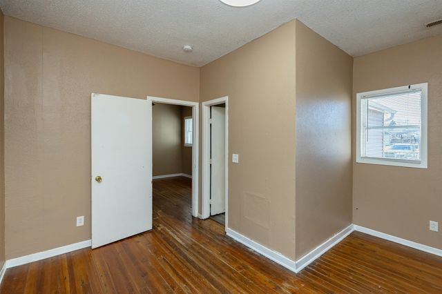 226 1st Street, West Des Moines, IA 50265