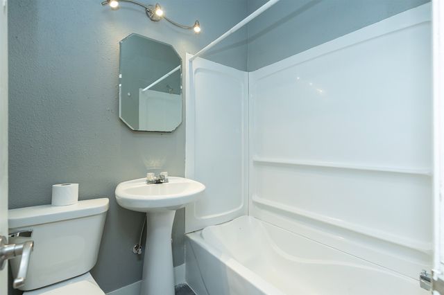 226 1st Street, West Des Moines, IA 50265