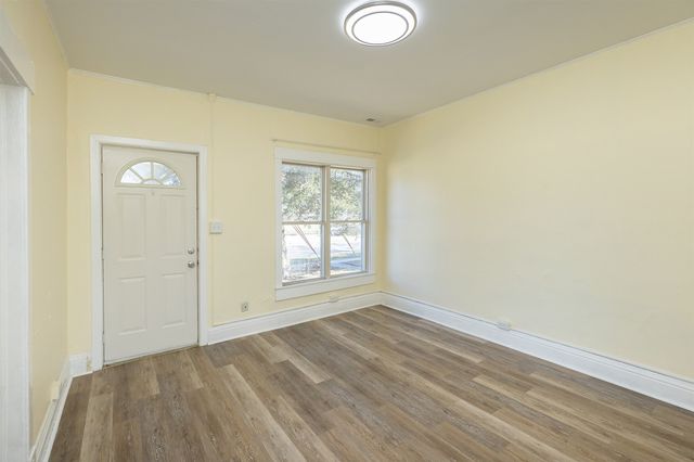 226 1st Street, West Des Moines, IA 50265