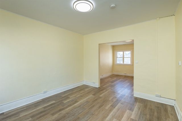 226 1st Street, West Des Moines, IA 50265