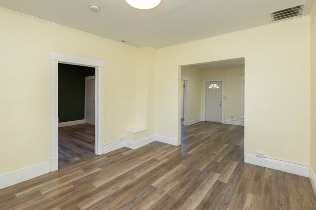 226 1st Street, West Des Moines, IA 50265