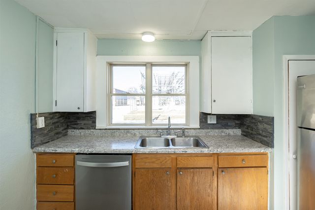 226 1st Street, West Des Moines, IA 50265