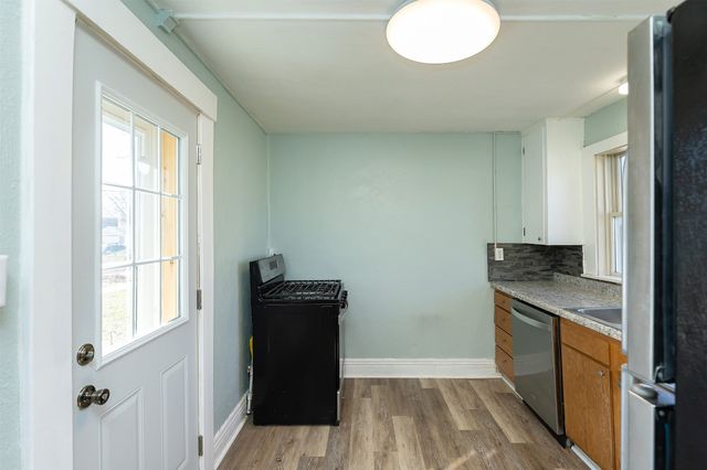 226 1st Street, West Des Moines, IA 50265