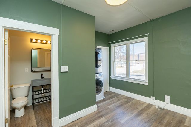 226 1st Street, West Des Moines, IA 50265