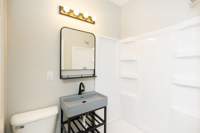 226 1st Street, West Des Moines, IA 50265