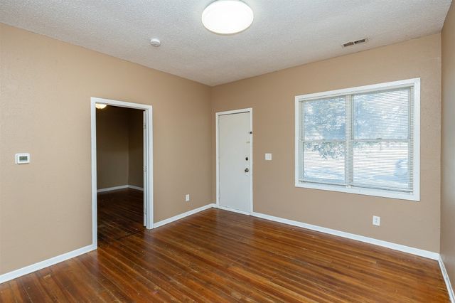 226 1st Street, West Des Moines, IA 50265