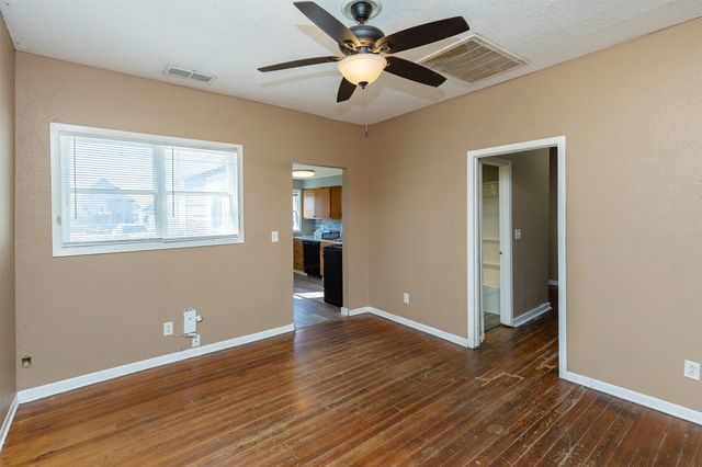 226 1st Street, West Des Moines, IA 50265