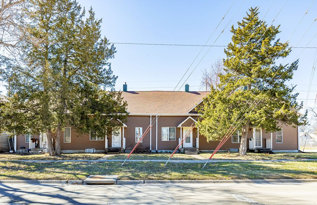 226 1st Street, West Des Moines, IA 50265