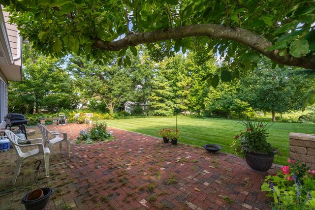 1514 Allen Lane, St. Charles, IL 60174