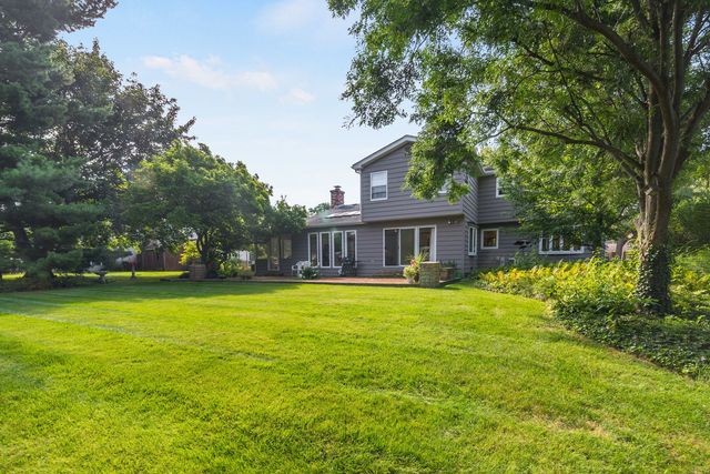 1514 Allen Lane, St. Charles, IL 60174