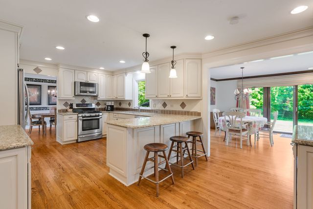 1514 Allen Lane, St. Charles, IL 60174