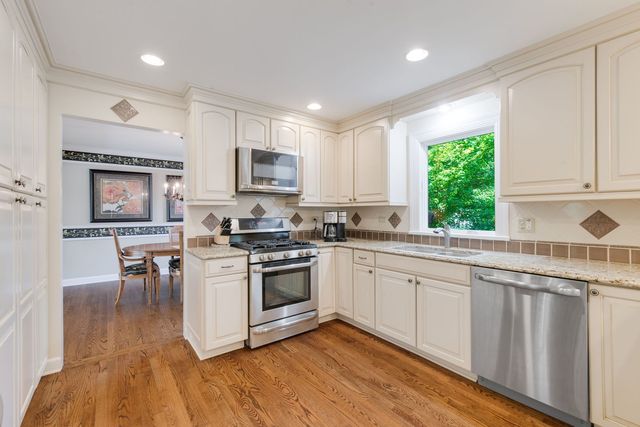 1514 Allen Lane, St. Charles, IL 60174