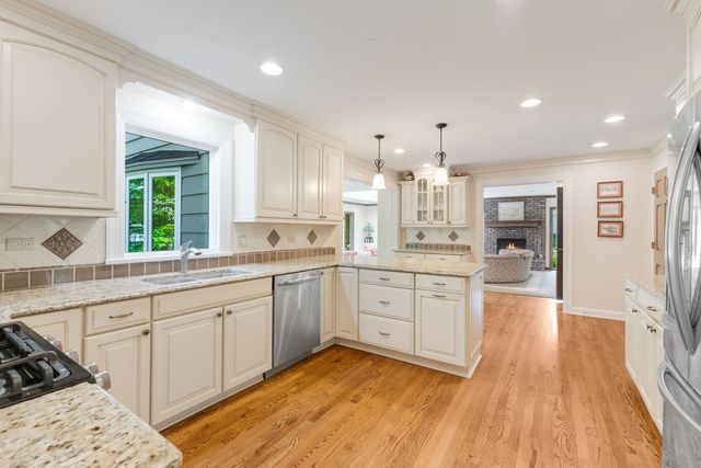 1514 Allen Lane, St. Charles, IL 60174