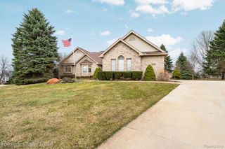 9305 Rotondo Drive, Hartland Township, MI 48855