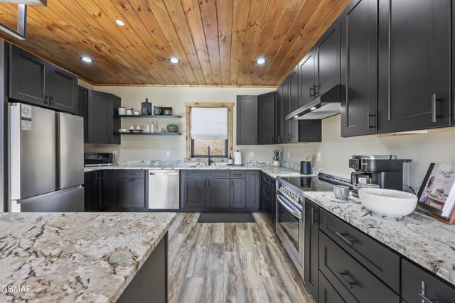 2731 Knights Lane, Sevierville, TN 37862