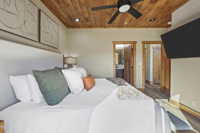 2731 Knights Lane, Sevierville, TN 37862