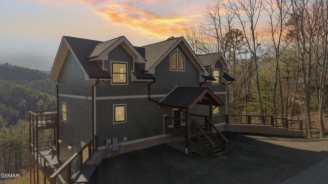 2731 Knights Lane, Sevierville, TN 37862