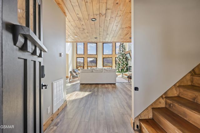 2731 Knights Lane, Sevierville, TN 37862