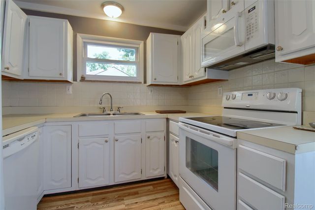1910 Bonnie View Drive Drive, Royal Oak, MI 48073