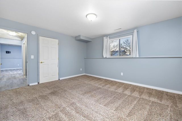 1607 5th St SE, Minot, ND 58701