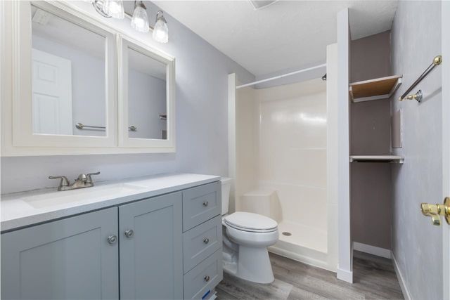 1607 5th St SE, Minot, ND 58701